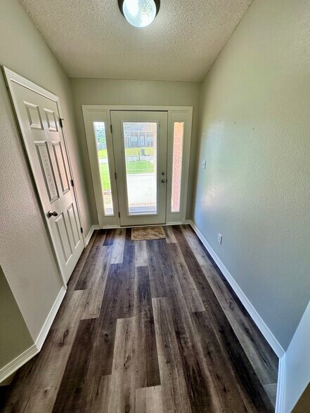 Building Photo - 11699 Madrone Ln