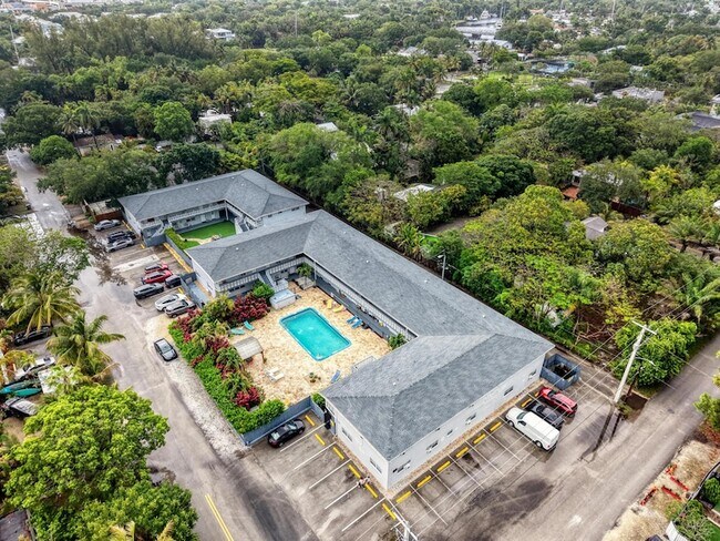 Building Photo - 626 SW 14th Ave