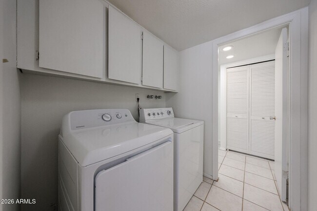 Building Photo - 4028 N Granite Reef Rd