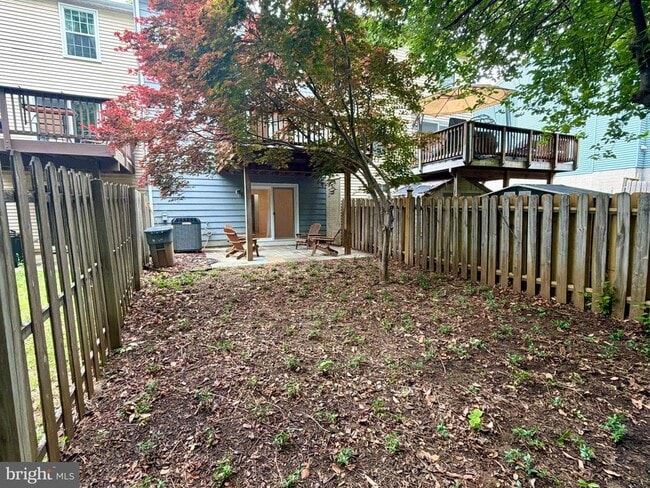 Building Photo - 9619 Glendower Ct