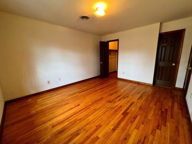 Building Photo - Colonial on Large Wooded Lot