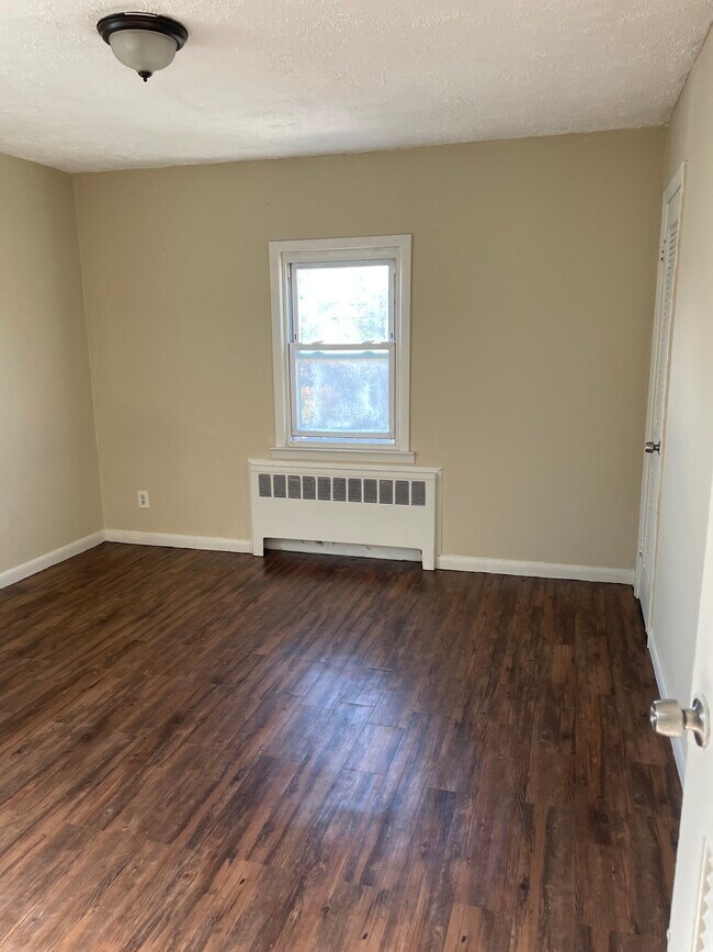 Building Photo - 112 Burhans Ave