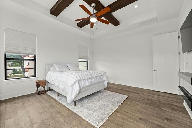 Building Photo - 223 Honey Creek Ct
