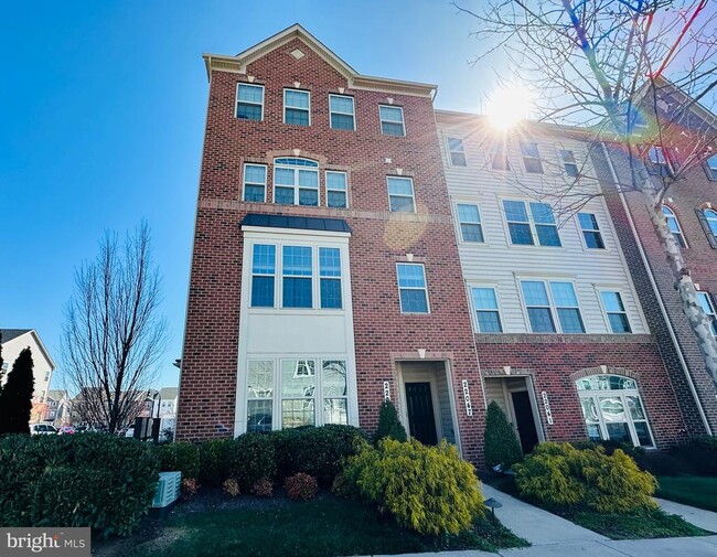 Building Photo - 22045 Broadway Ave