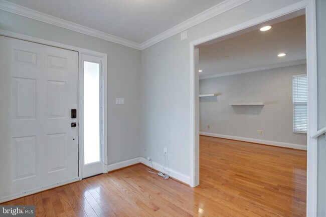 Building Photo - 5610 Gosling Ct