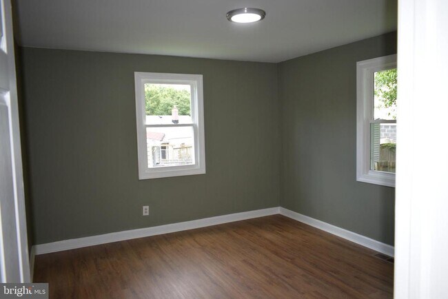 Building Photo - 12323 Dewey Rd