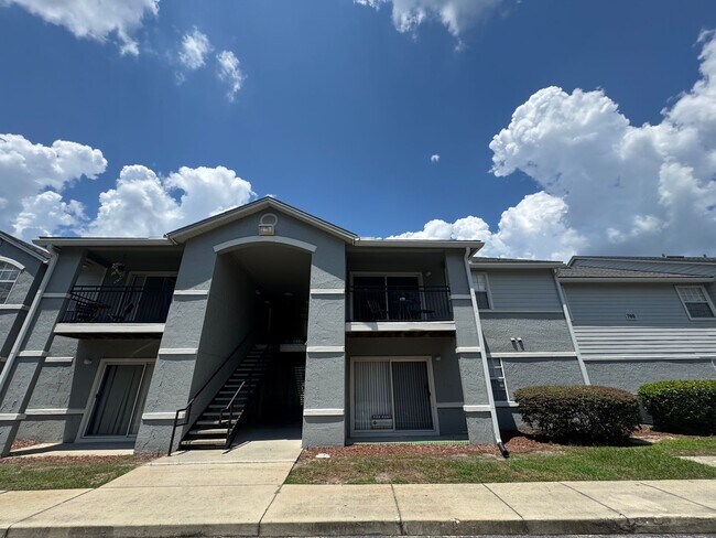 Primary Photo - Modern 2-Bed/2-Bath Condo in Gated Communi...