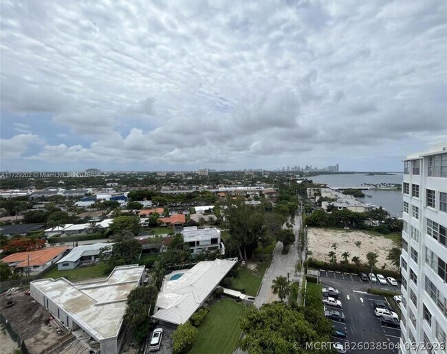 Building Photo - 11930 N Bayshore Dr