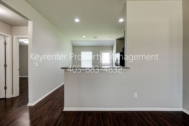 Building Photo - Gorgeous 3 Bed 2 Bath in Moore/SE OKC