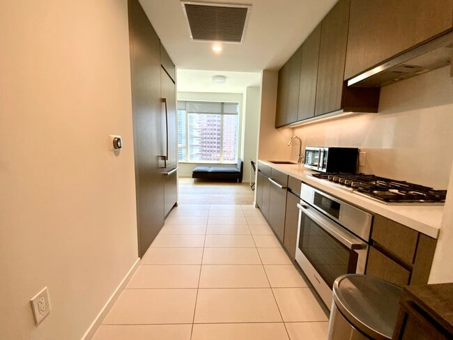 Building Photo - 889 Francisco St