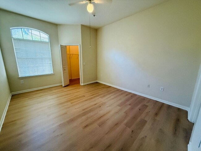 Building Photo - Beautiful Two Bedroom, Two Bath Condo For Rent in New Tampa!