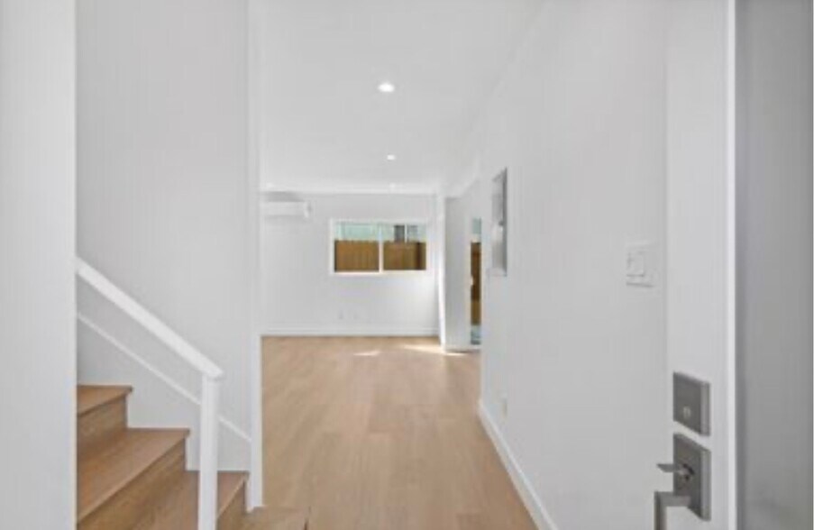 Building Photo - 2915 Hauser Blvd