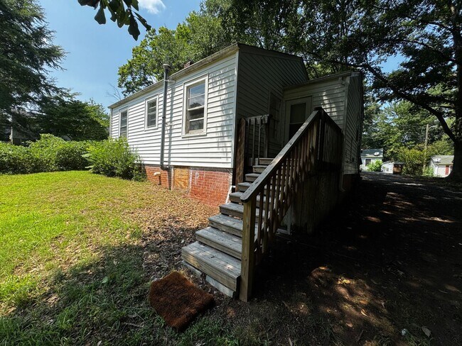 Building Photo - 350 Grice St