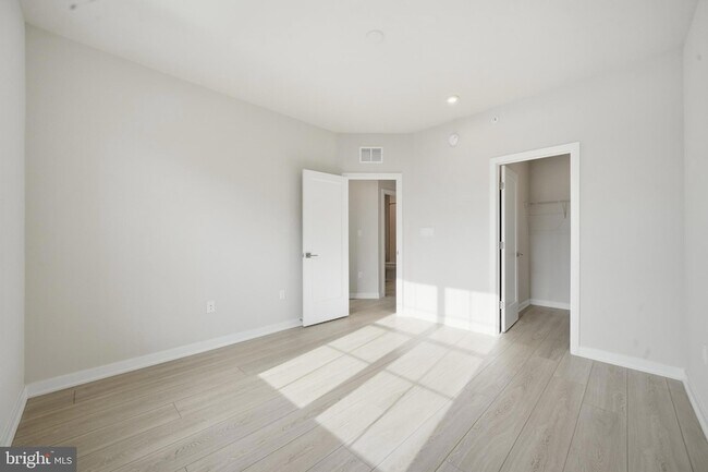 Building Photo - 7488 Backett Wood Ter