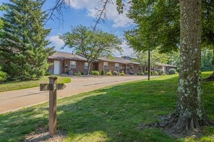 Building Photo - Willowood Village Apartments & Townhomes