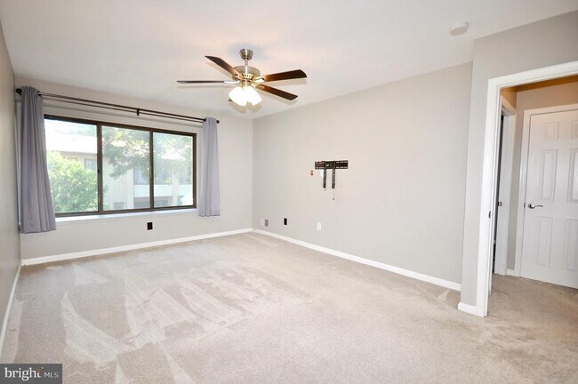 Building Photo - 6 Aspen Way