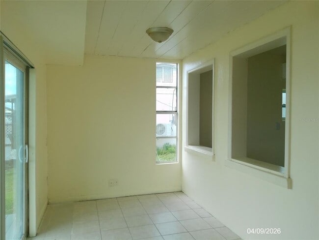 Building Photo - 1111 Cypress Gardens Blvd