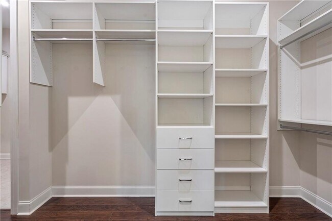 Building Photo - 3430 Steinbeck St