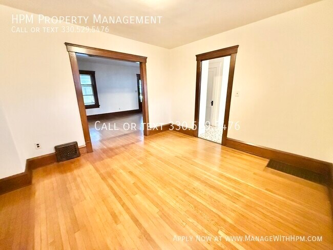 Building Photo - 1208 19th St NW