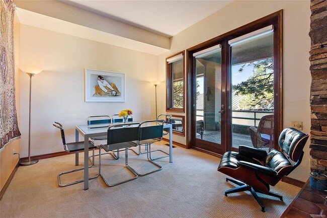 Building Photo - Executive 2BR/3BA Condo with Mountain View...