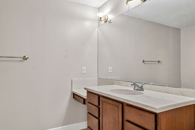 Building Photo - Community Pool & Deeded Access to Santa Ro...