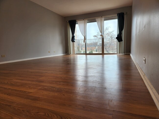 Building Photo - 5001 Carriageway Dr