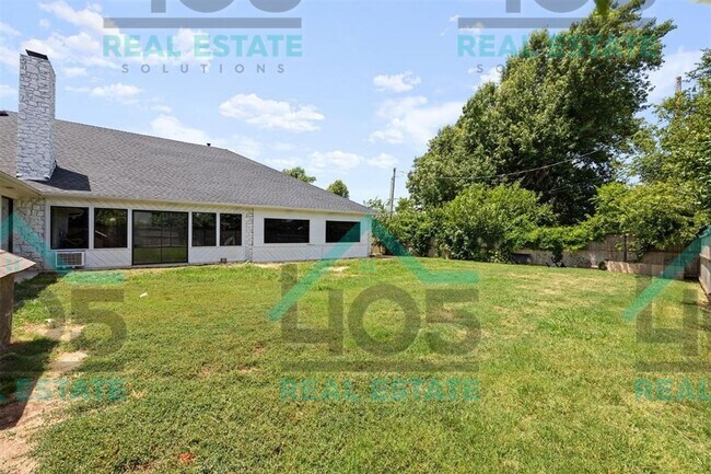 Building Photo - AMAZING FIND IN MWC