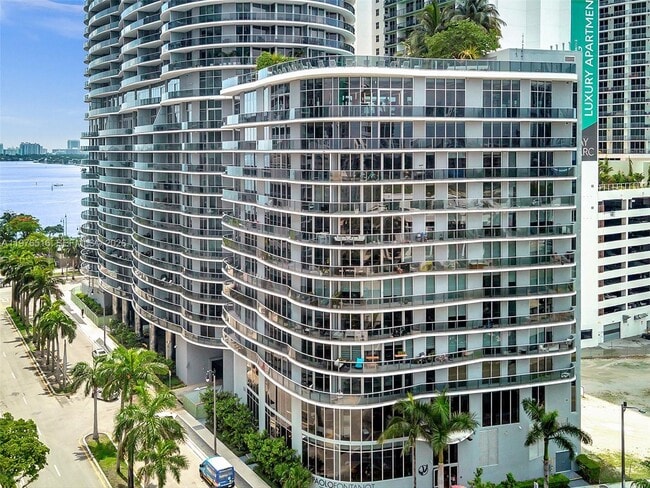 Building Photo - 488 NE 18th St