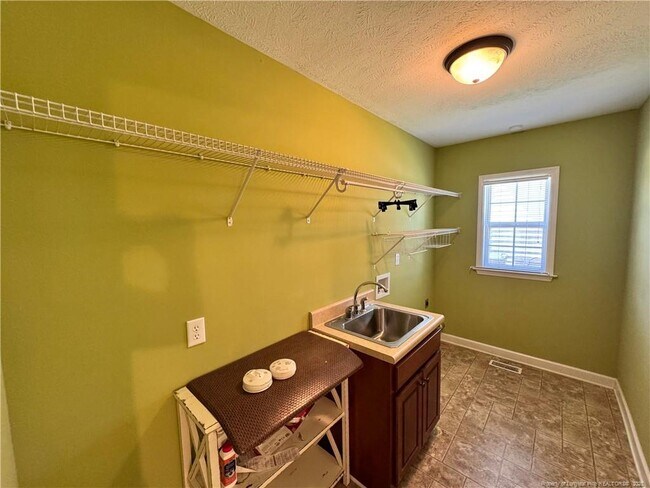 Building Photo - 3537 Maccumber Ct