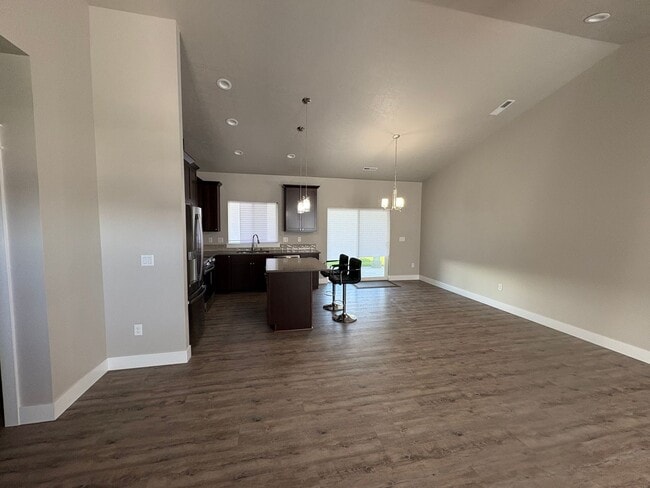 Building Photo - New home for Rent in Quincy!