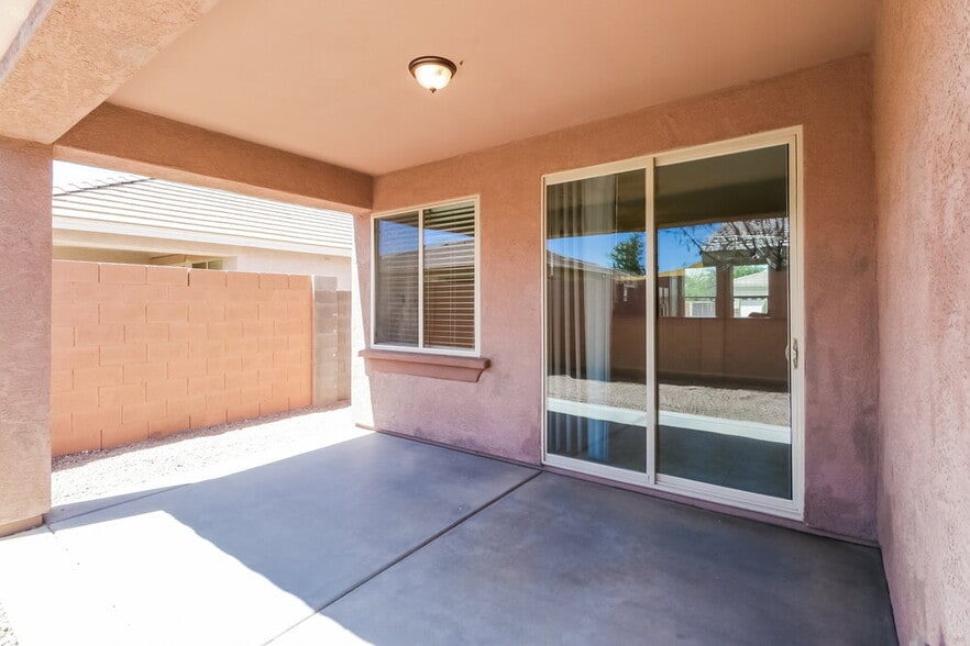 Building Photo - 347 N Wesley