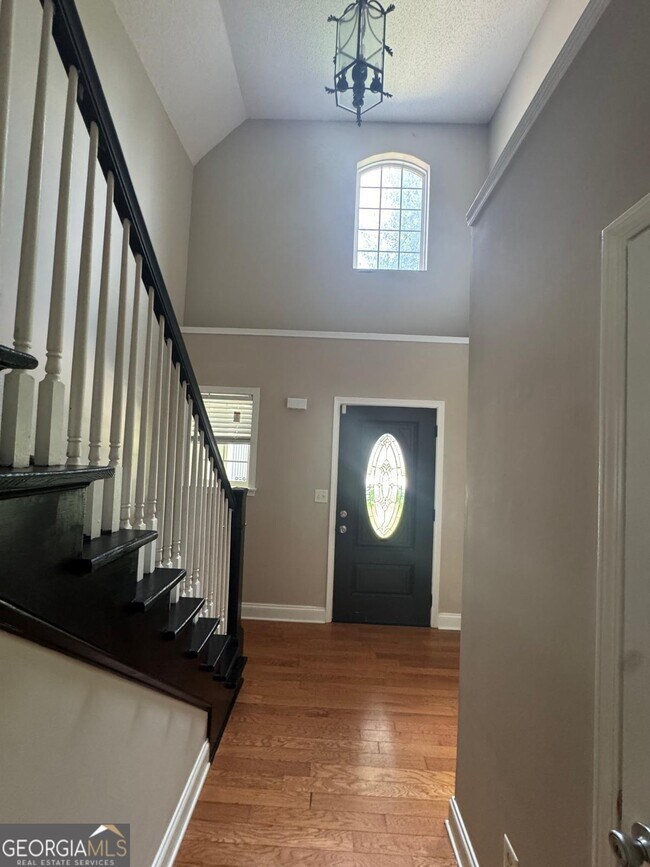 Building Photo - 520 Millbrook Villa Dr