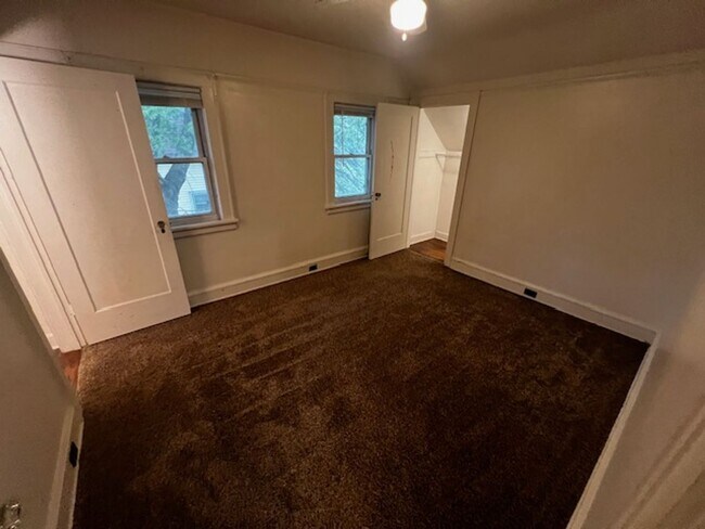 Building Photo - Duluth, MN - 2+ bed - 1 bath - Single Fami...