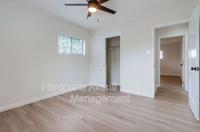 Building Photo - 523 S Barnwell St