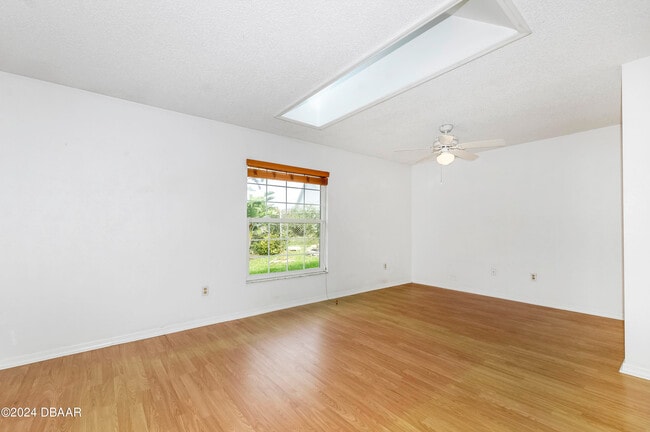 Building Photo - 145 Riverwalk Ct