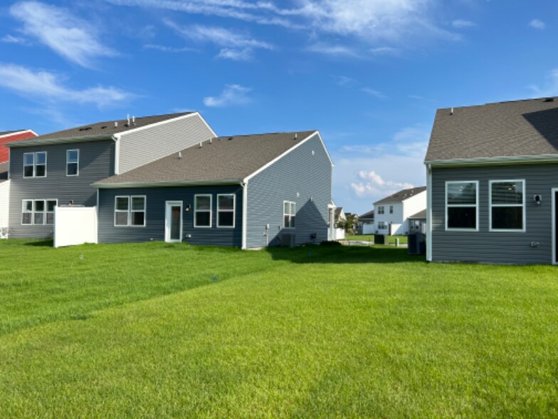 Building Photo - 39123 Sail Away Ln