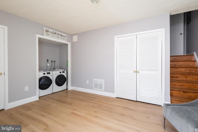 Building Photo - 9308 Canterbury Riding