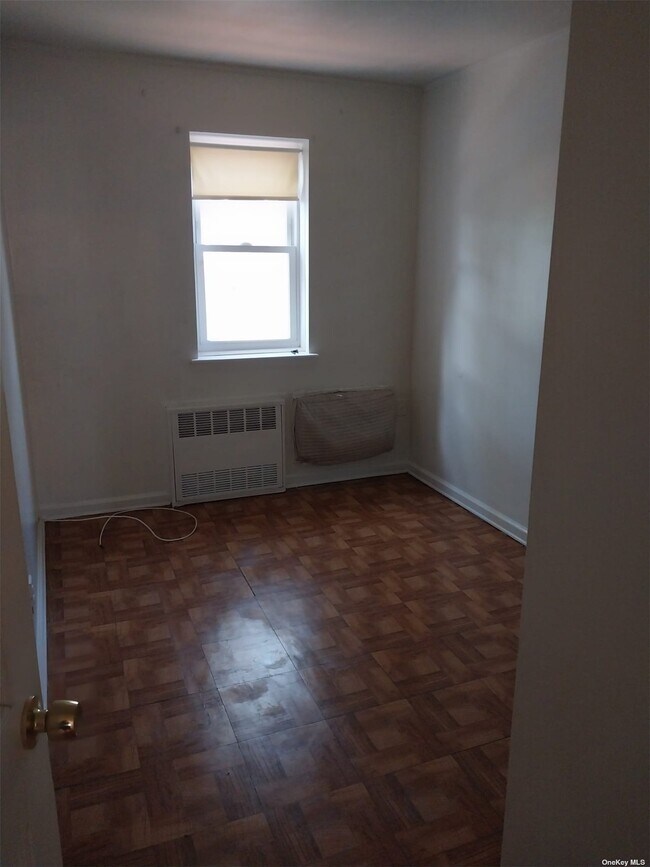 Building Photo - 605 E 59th St