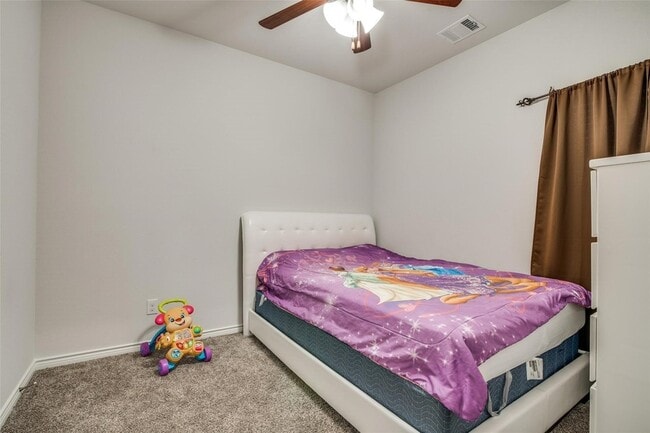 Building Photo - 2724 Pease Dr