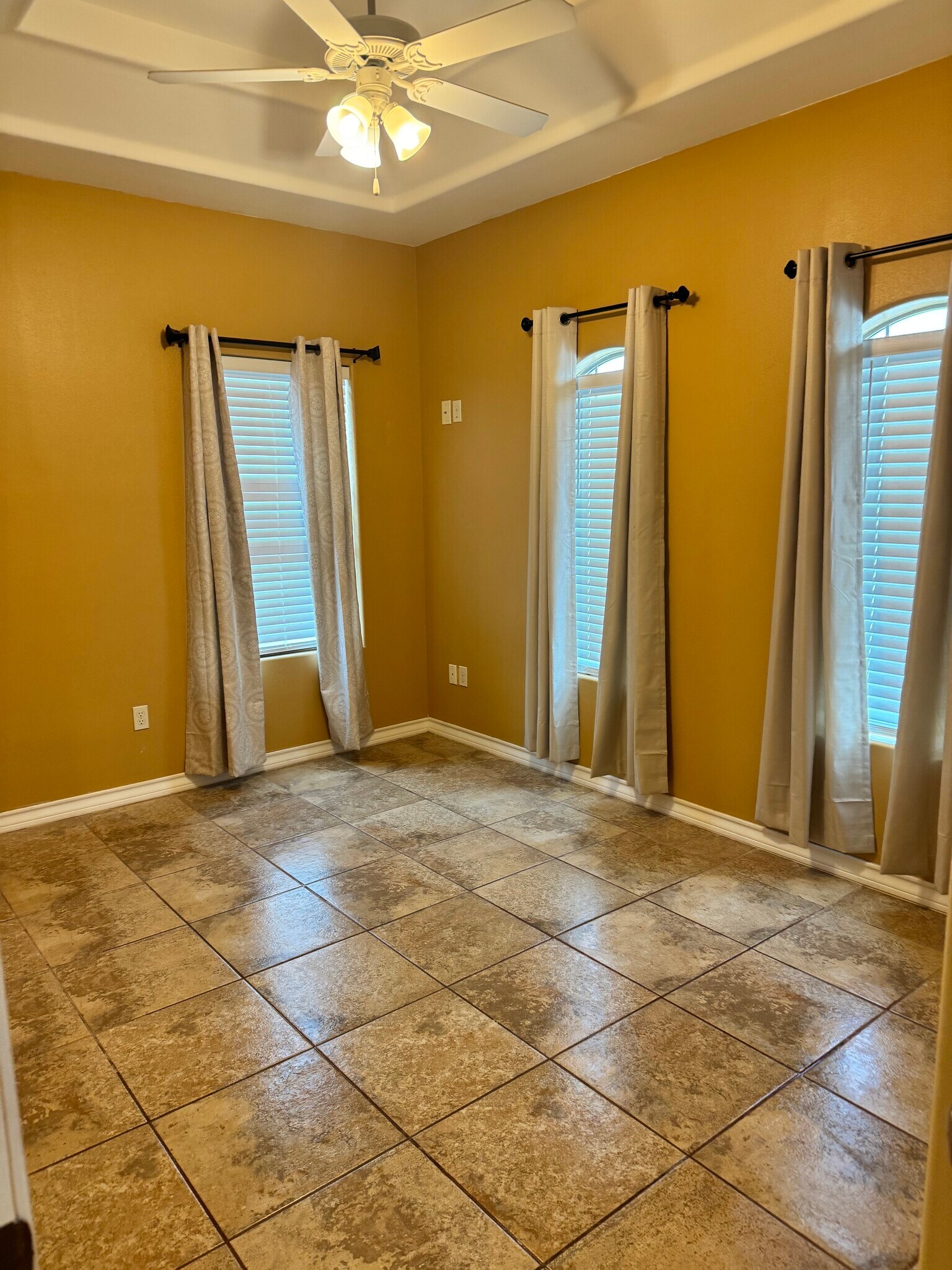 Building Photo - 12 Chaparral St