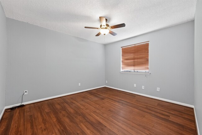 Building Photo - 17634 Huntersglen Cir