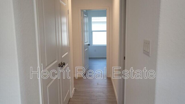 Building Photo - 9137 Navarro Vis