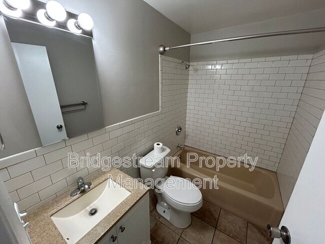 Building Photo - 4922 Leeper St