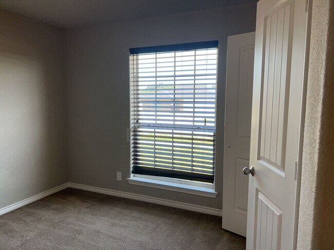 Building Photo - 2604 Tarrant County Dr
