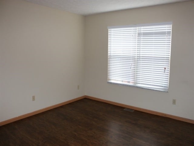 Building Photo - 6774 Laburnum Dr