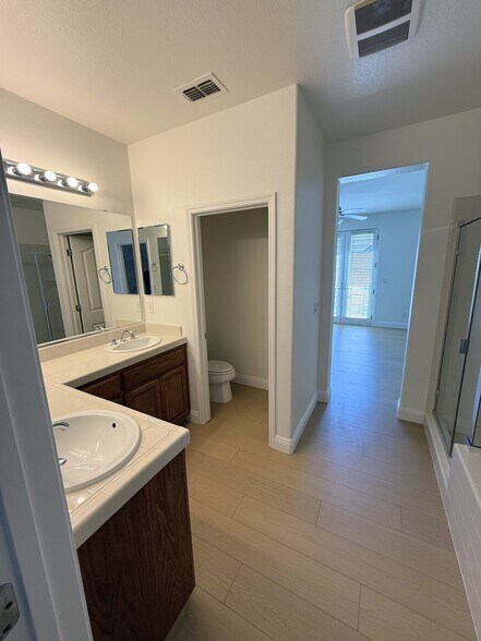 Building Photo - 5424 Knotty Pine Way