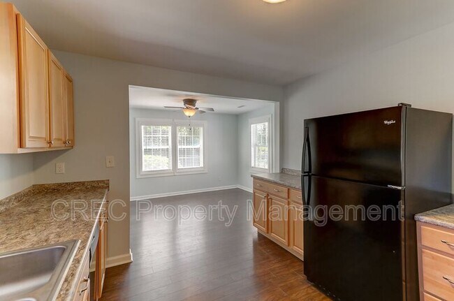 Building Photo - 2401 Eagle Dr