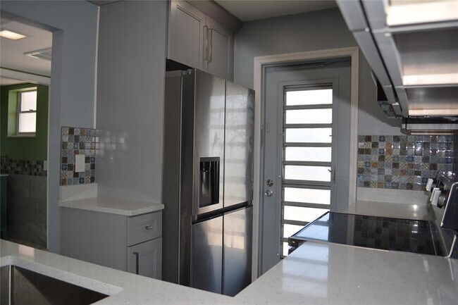 Building Photo - 1481 S Ocean Blvd