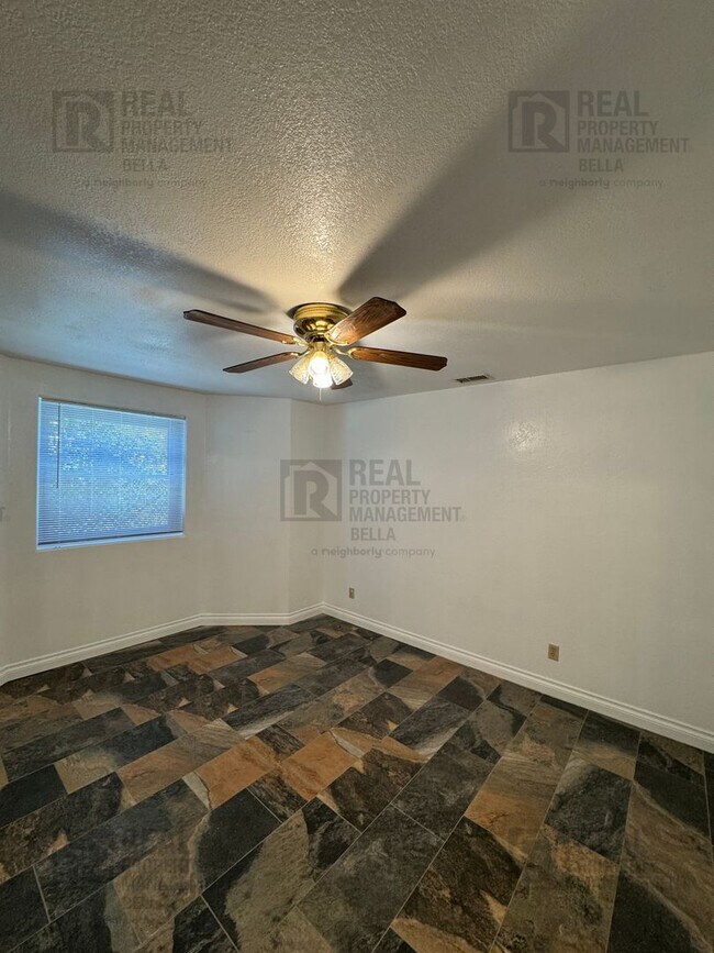 Building Photo - Peaceful Nuevo Living with Gated Driveway, Spacious Layout and Outdoor Living