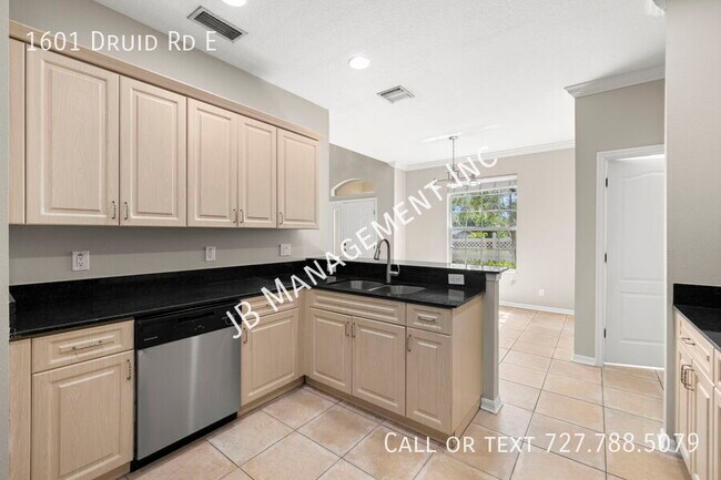Building Photo - 1601 Druid Rd